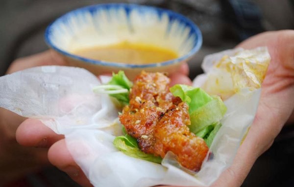 Banh cuon thit nuong